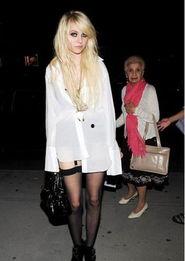 明星黑丝袜穿搭,明星黑丝袜穿搭秘籍大揭秘